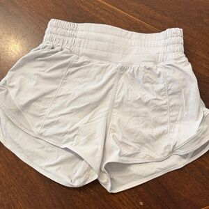 Lululemon Hotty Hot High Rise  2.5 inch - white-  size 2